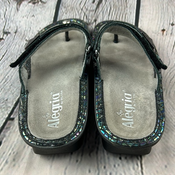 ALEGRIA 🦋 CARINA TECTONIC Multicolor Thong Pewter Pyramid Embellishment Sandals - Picture 14 of 17